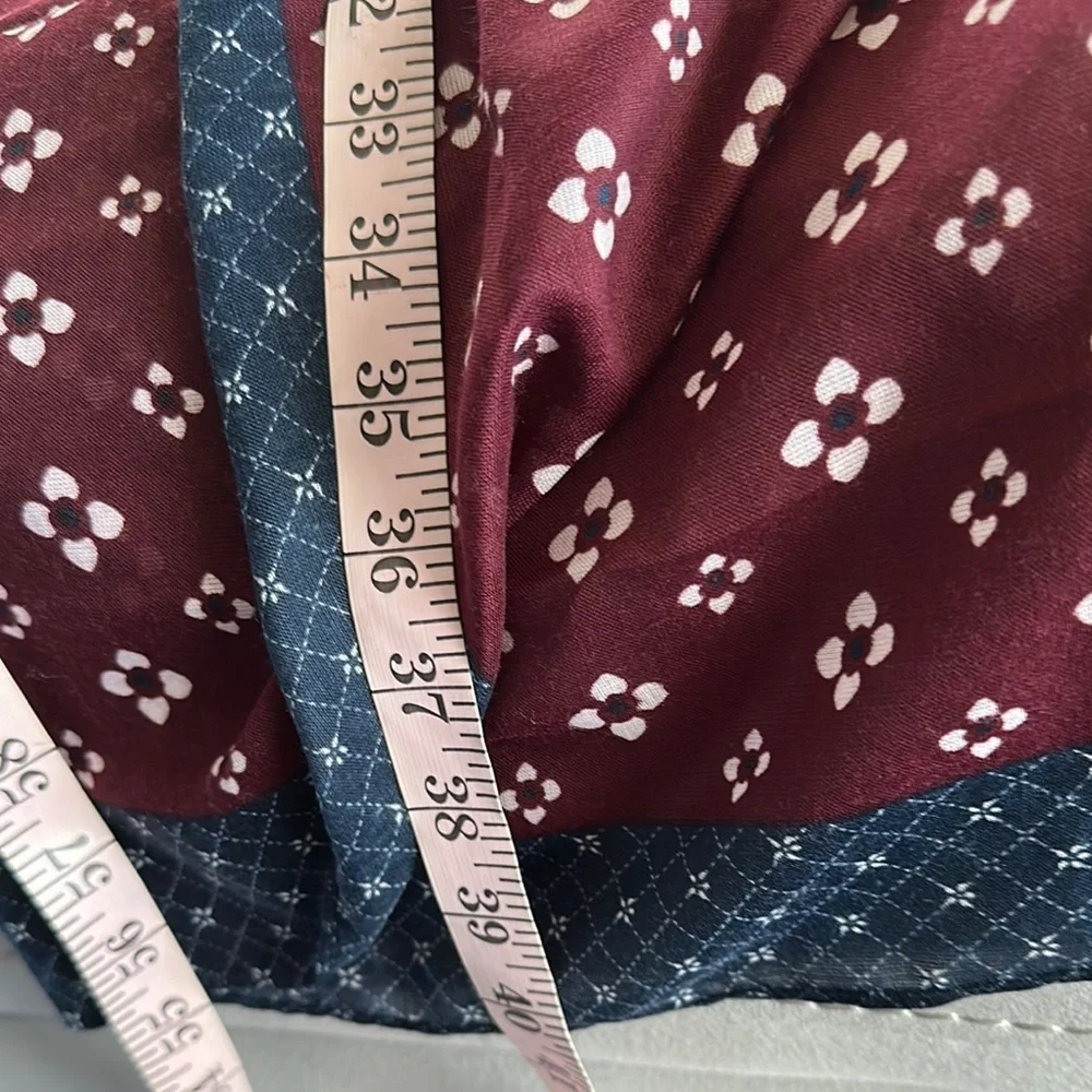 NWOT Abercrombie & Fitch Square Scarf Size ~40”